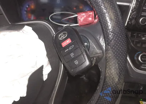 2022 Toyota Corolla Cross Xle from USA, damaged, VIN 7MUDAABG0NV016871